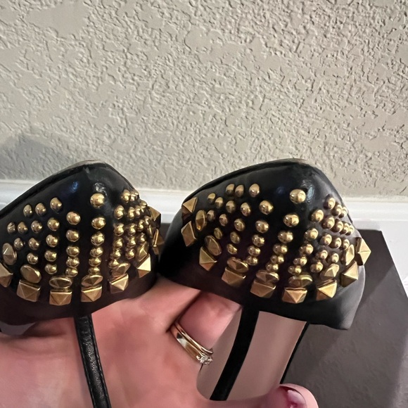 Gucci Malaga Kid Nero Black and Gold Studded T-Strap Heels - Picture 13 of 16